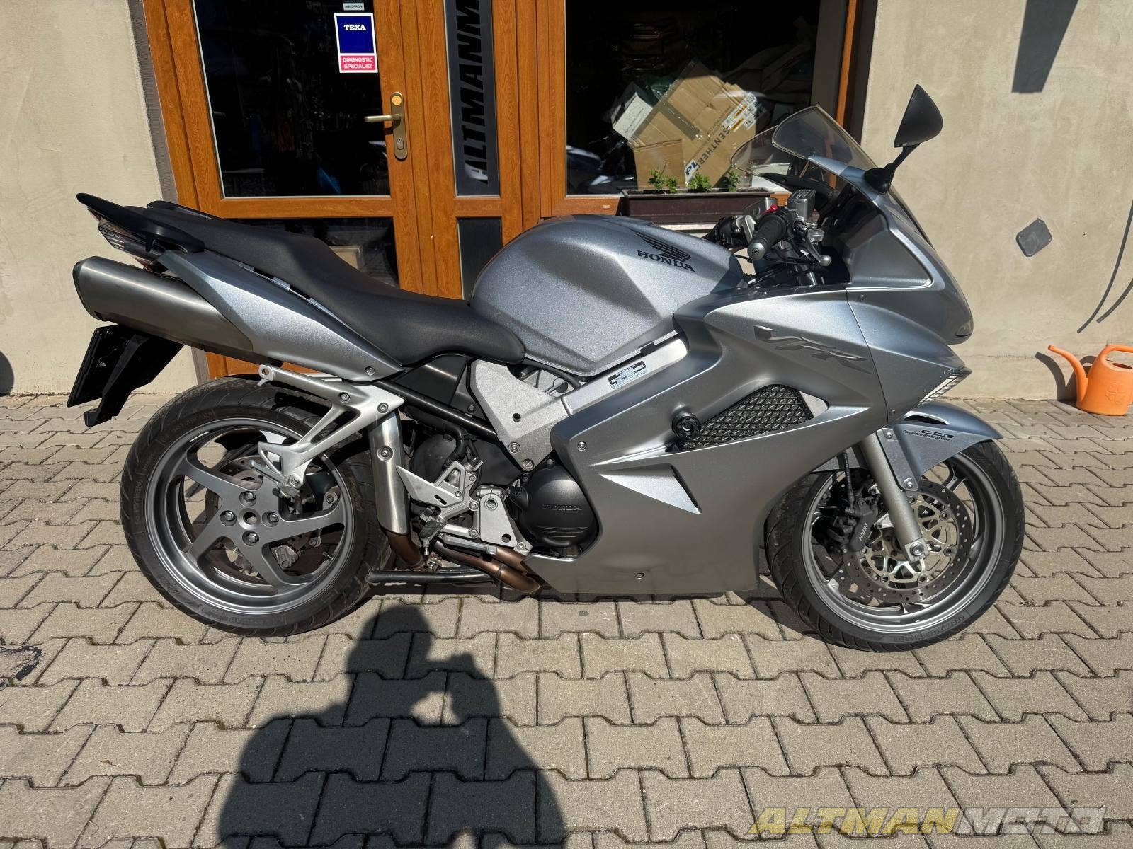 VFR 800